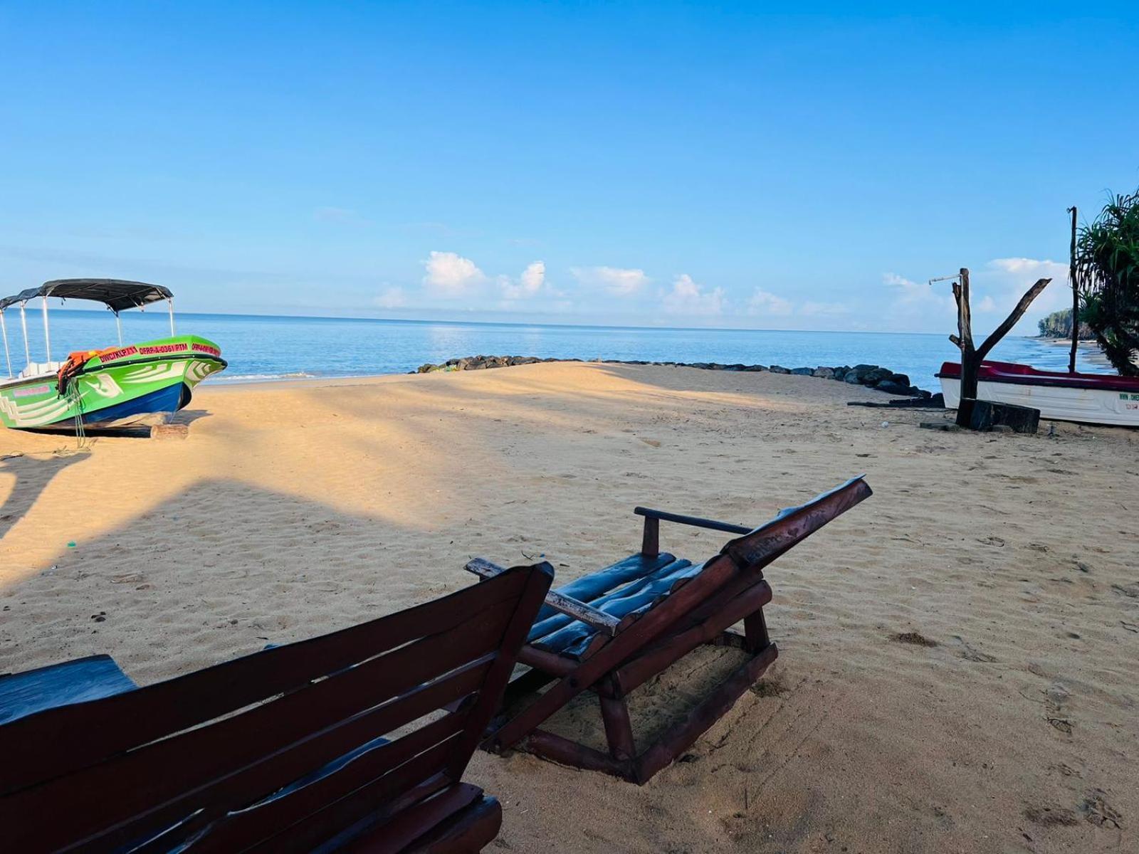 Omeesha Beach Hotel Kalpitiya Exteriör bild
