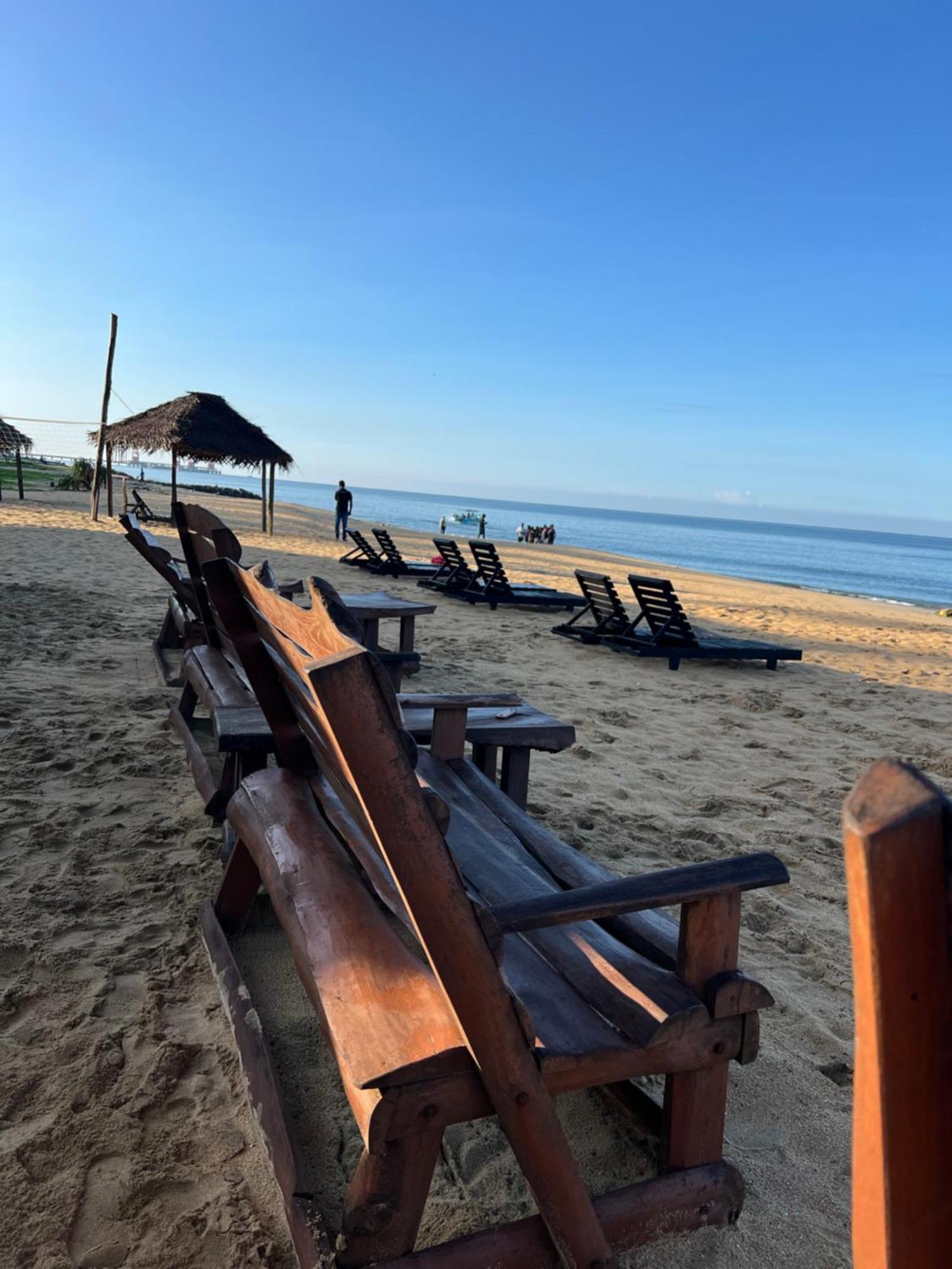 Omeesha Beach Hotel Kalpitiya Exteriör bild