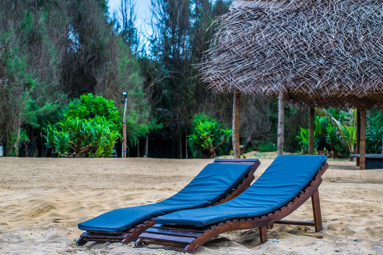 Omeesha Beach Hotel Kalpitiya Exteriör bild