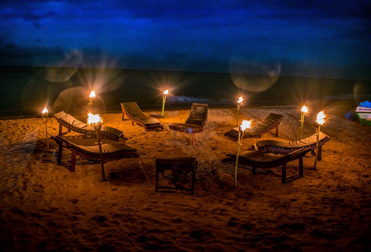Omeesha Beach Hotel Kalpitiya Exteriör bild