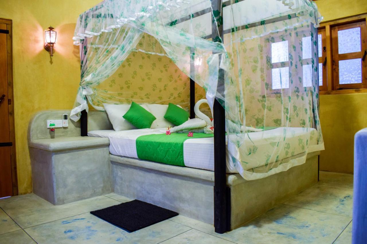 Omeesha Beach Hotel Kalpitiya Exteriör bild