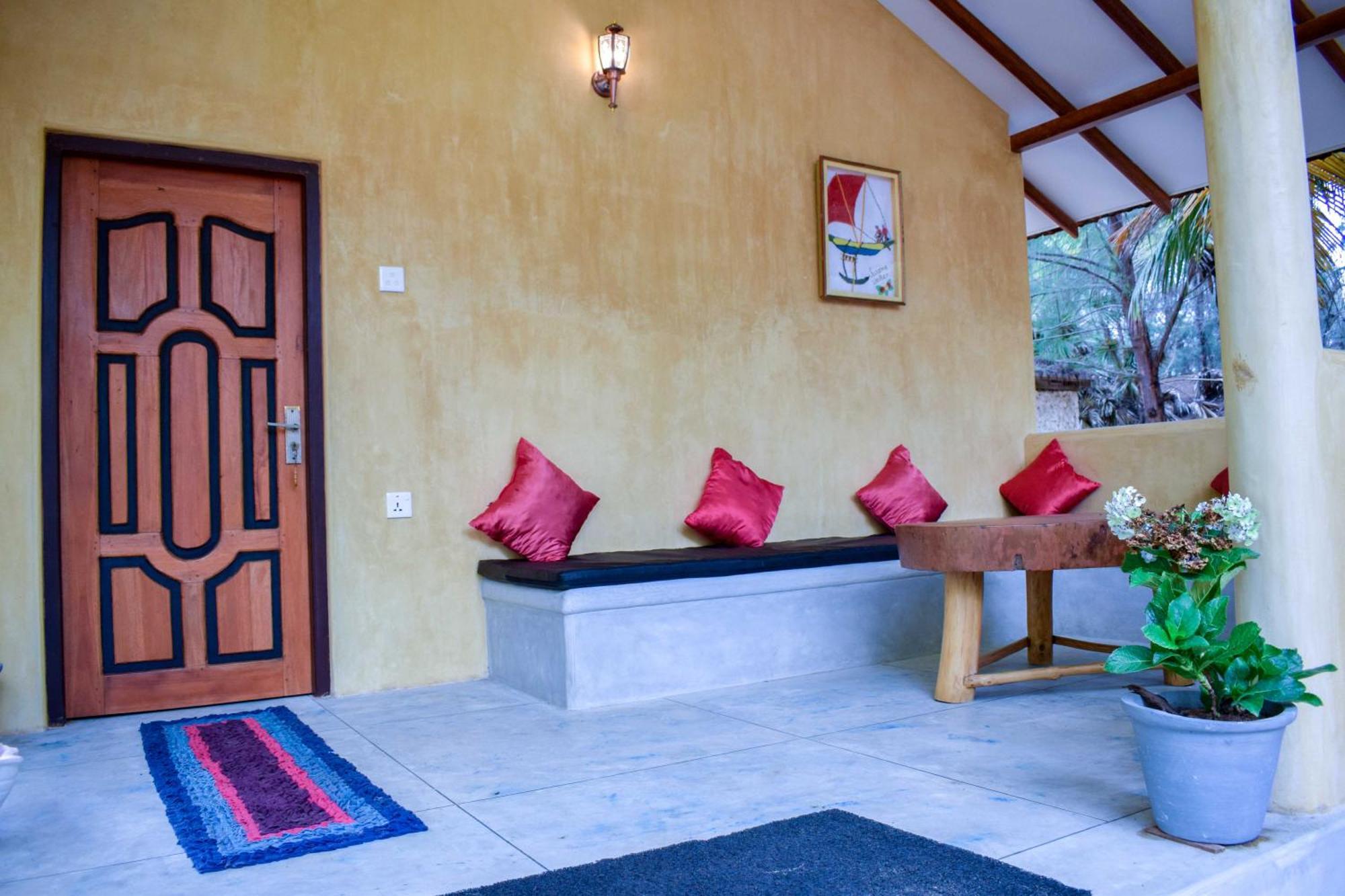 Omeesha Beach Hotel Kalpitiya Exteriör bild