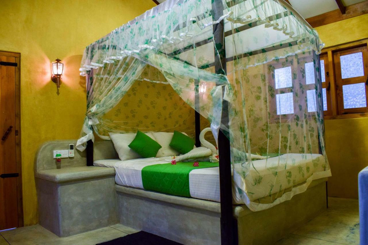 Omeesha Beach Hotel Kalpitiya Exteriör bild