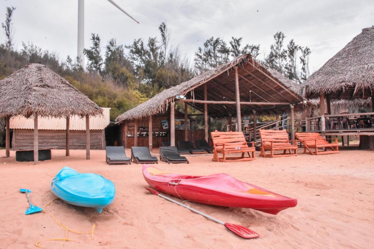 Omeesha Beach Hotel Kalpitiya Exteriör bild