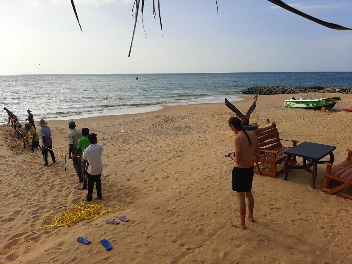 Omeesha Beach Hotel Kalpitiya Exteriör bild